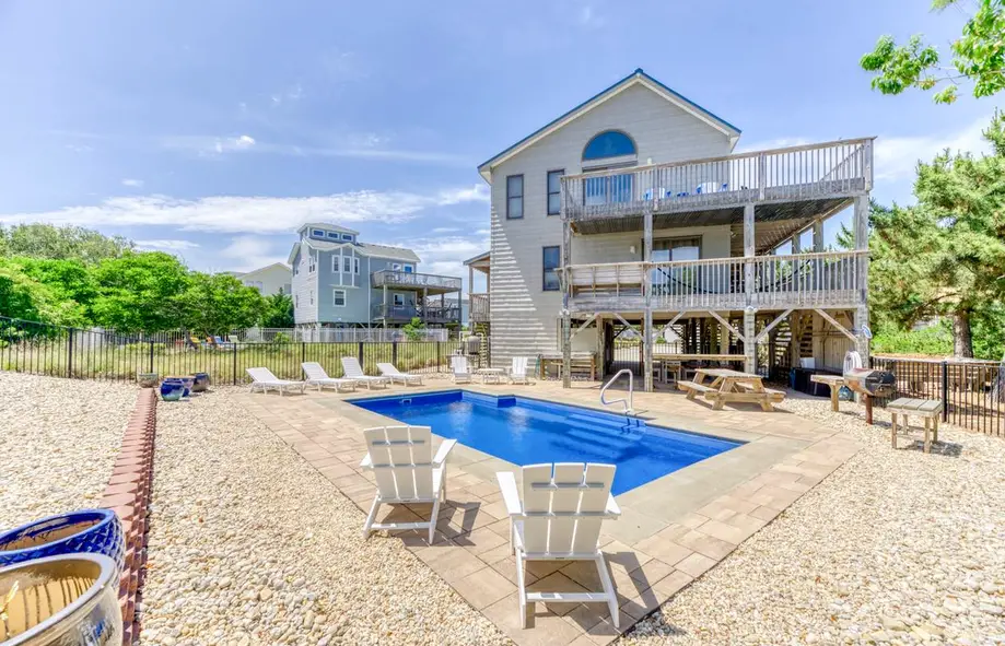 Fish and Whistle 163-A