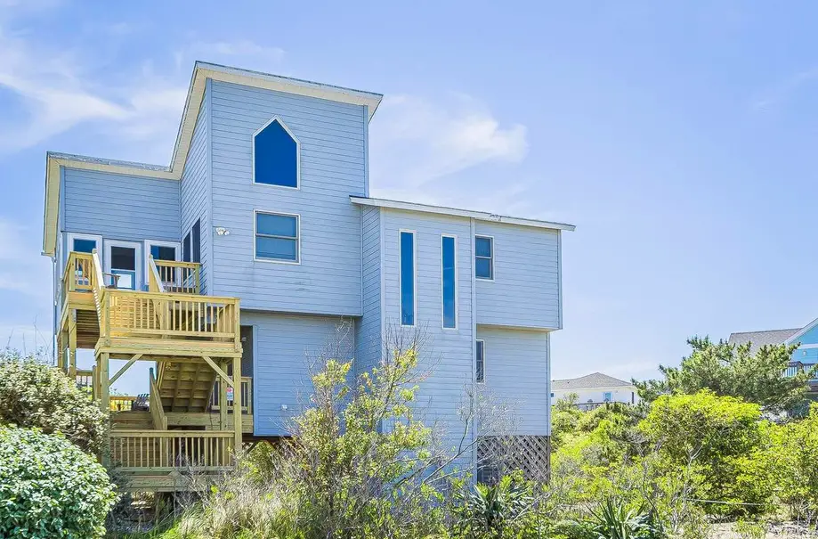 Lore Lynn By The Sea